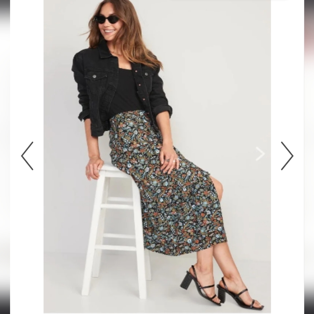 Old Navy - Floral-Print Tiered Button-Front Maxi Skirt, XS, Black Floral - Picture 2 of 14